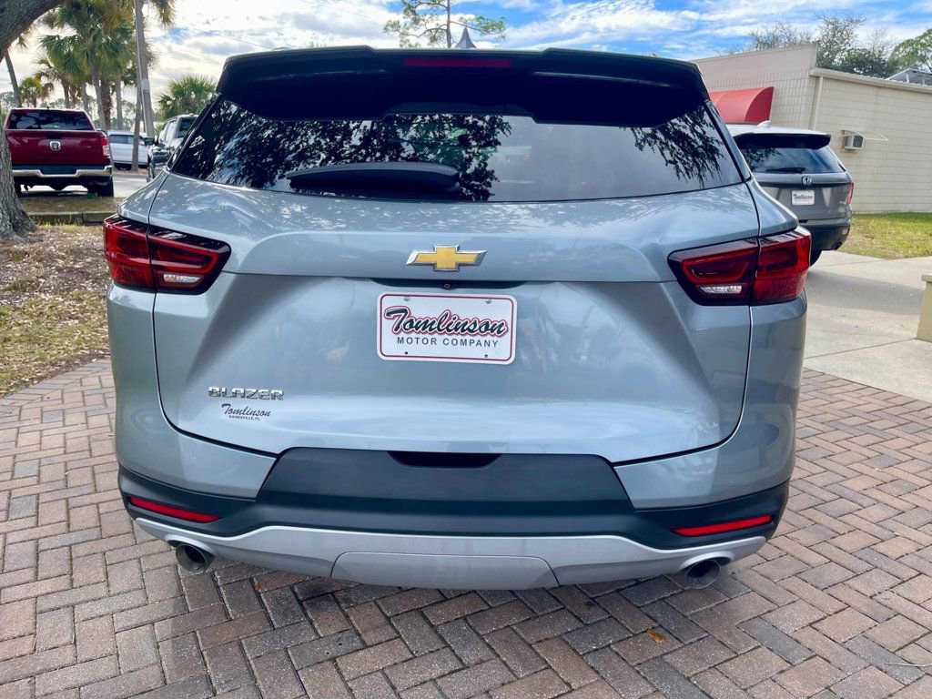 Used 2023 Chevrolet Blazer LT w/ Convenience Package FWD image 4