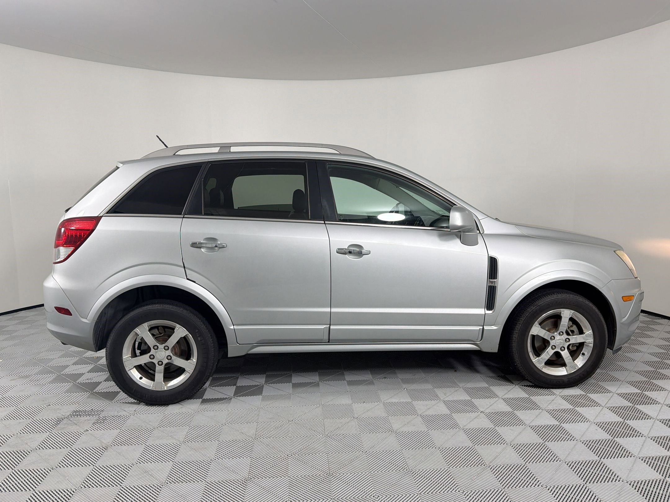 Used 2012 Chevrolet Captiva Sport LT w/ Convenience Package FWD image 8