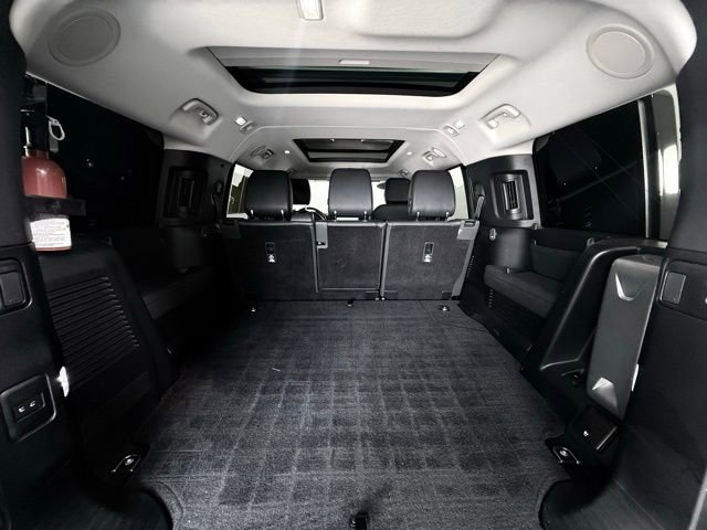 Used 2023 Land Rover Defender 130 SE image 39