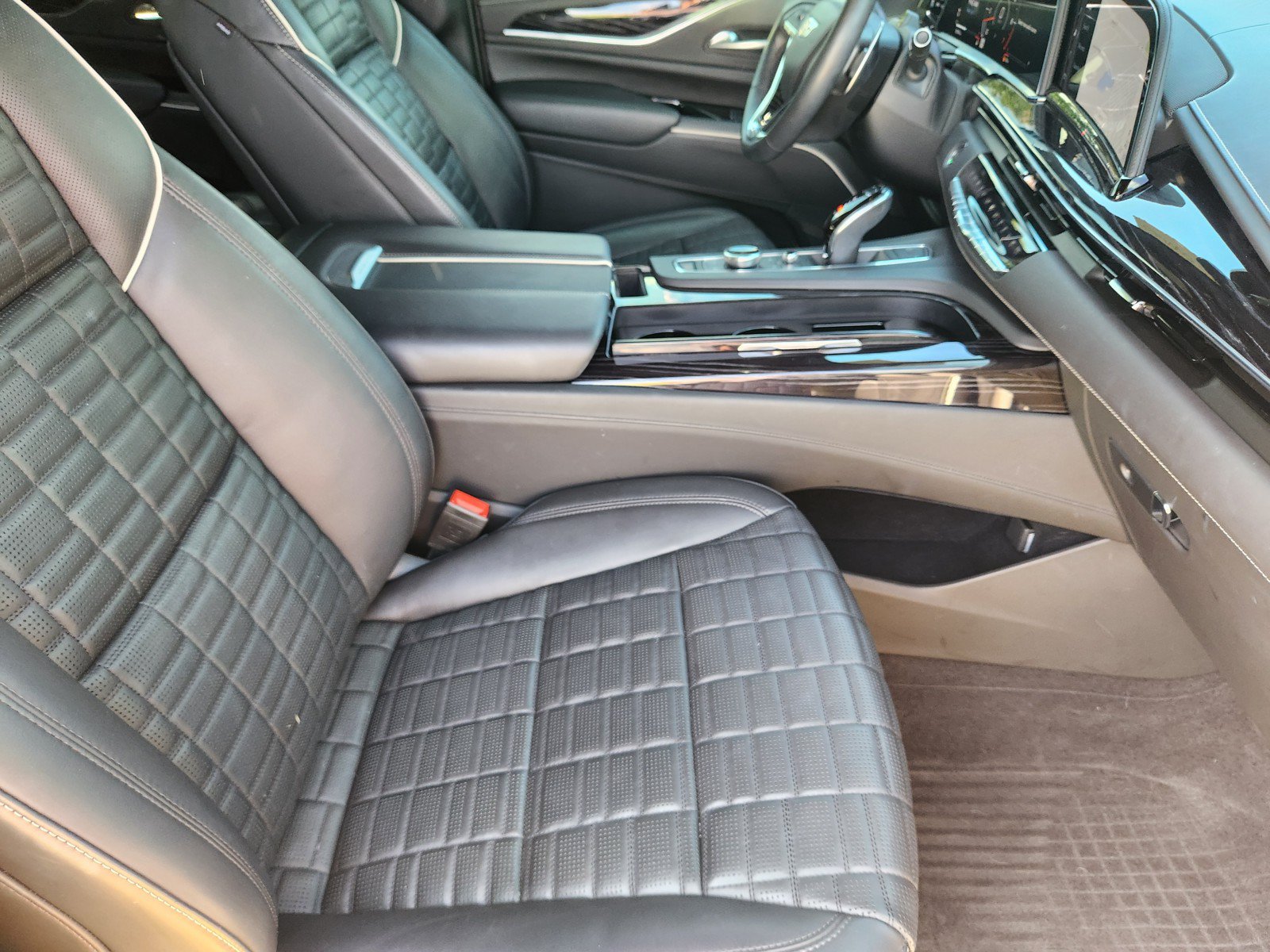 Certified 2023 Cadillac Escalade ESV V AWD/4WD image 12