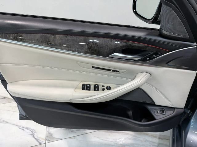 Used 2018 BMW M550i xDrive AWD/4WD image 13