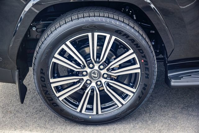 New 2026 Lexus LX 700h Luxury image 9