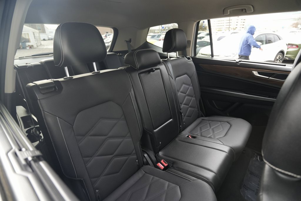 Used 2024 Volkswagen Atlas SE image 19