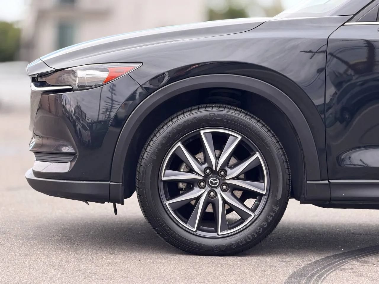 Used 2018 MAZDA CX-5 Touring w/ Preferred Equipment Package FWD image 9