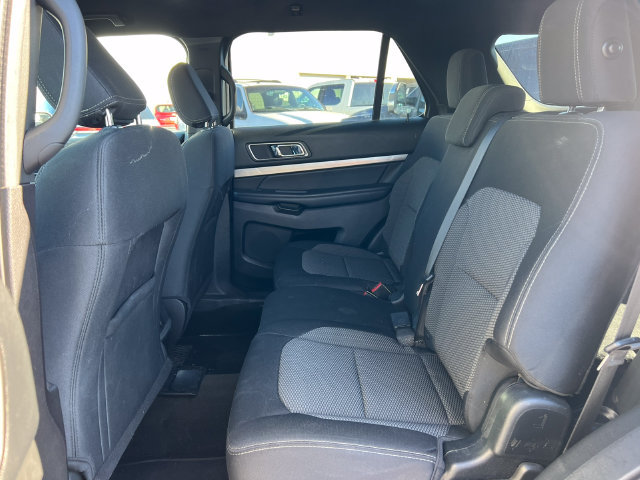 Used 2018 Ford Explorer XLT AWD/4WD image 5
