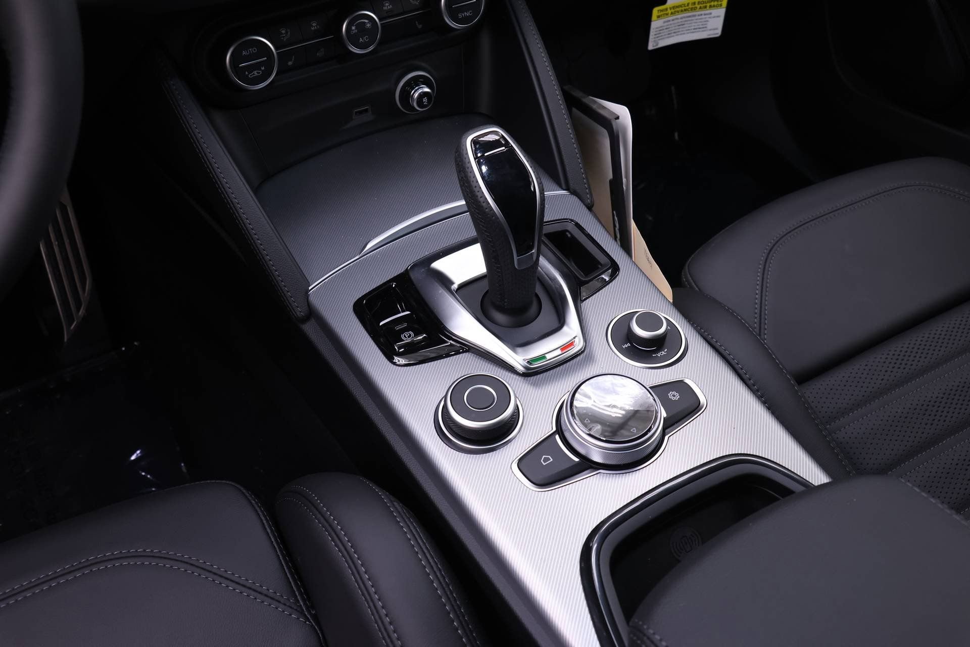New 2026 Alfa Romeo Stelvio Sprint image 13