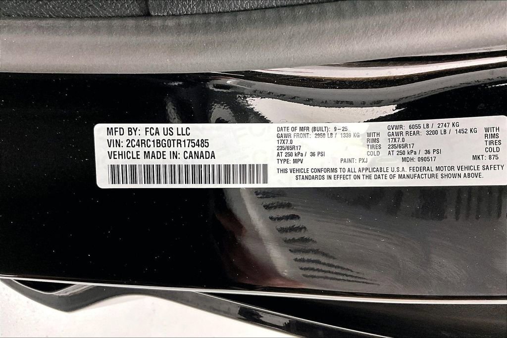 Used 2026 Chrysler Pacifica Select FWD image 41