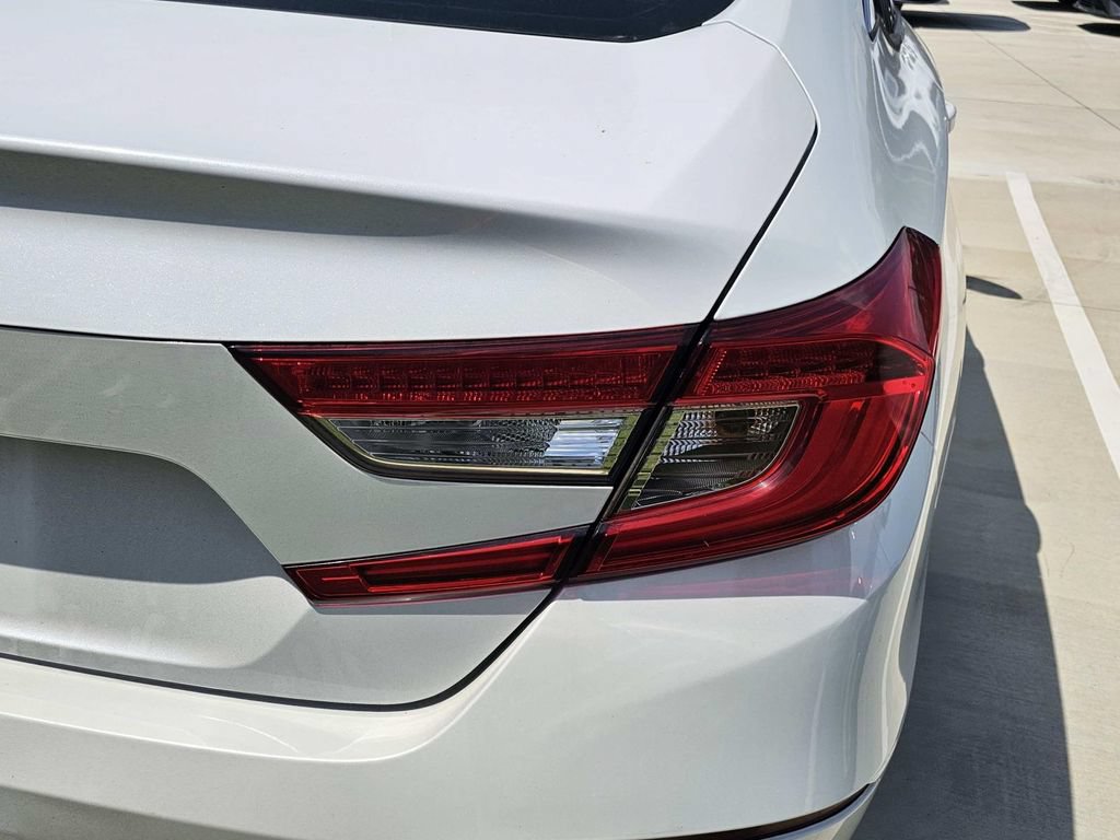 Used 2018 Honda Accord LX image 17