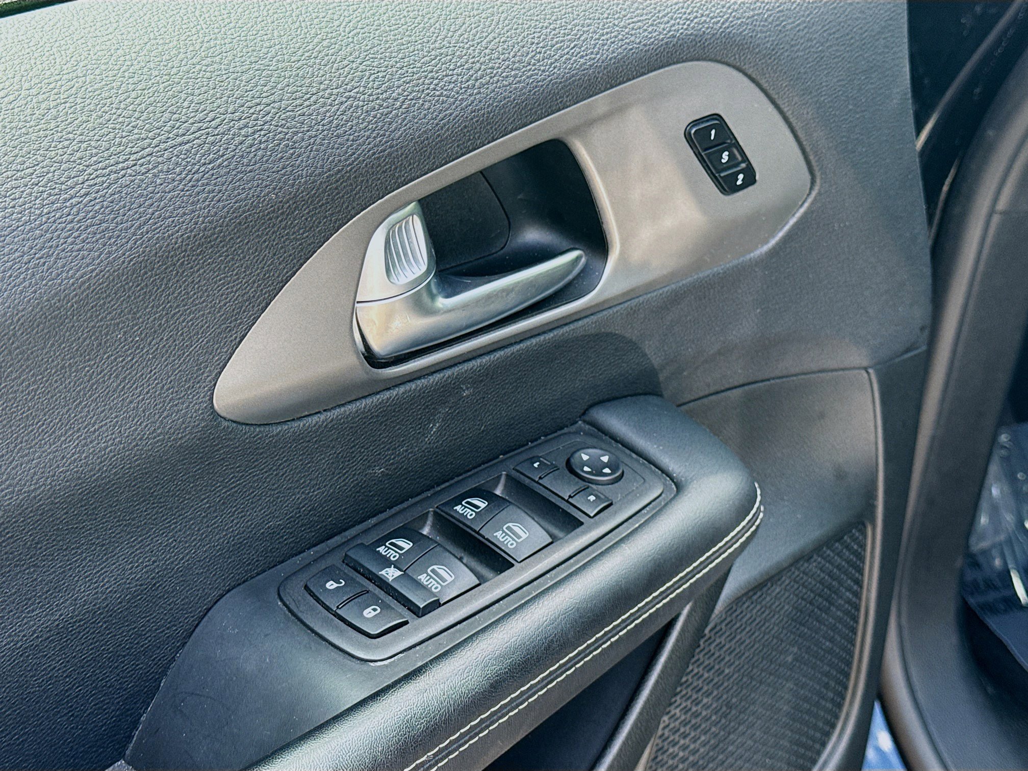 Used 2025 Chrysler Pacifica Select FWD image 20