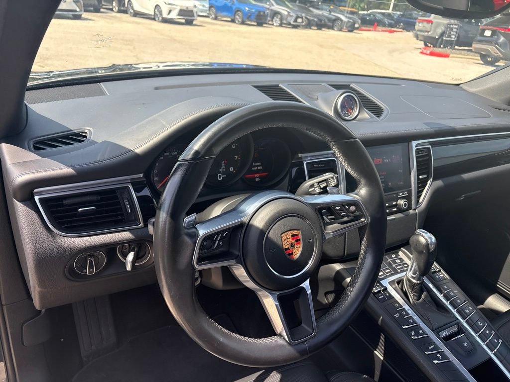 Used 2018 Porsche Macan AWD/4WD image 13