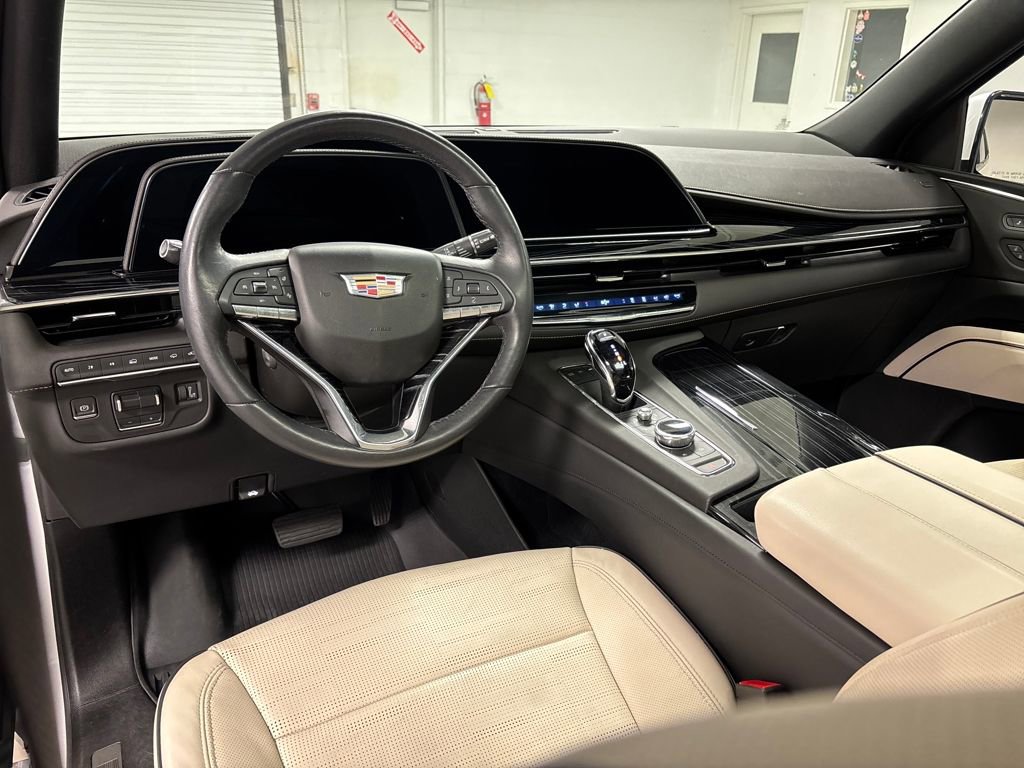 Certified 2023 Cadillac Escalade Sport w/ LPO, ONYX Package image 32