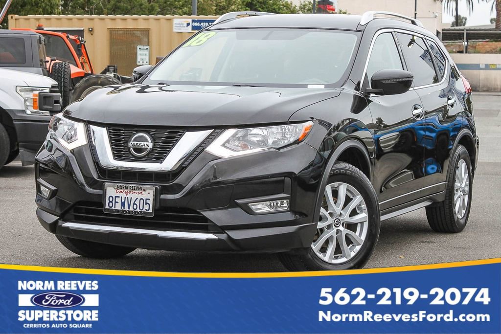 Used 2018 Nissan Rogue SV image 1