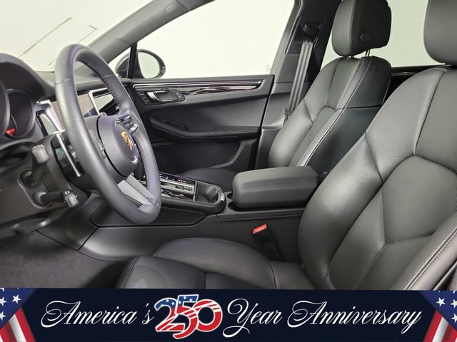 Used 2025 Porsche Macan AWD/4WD image 19