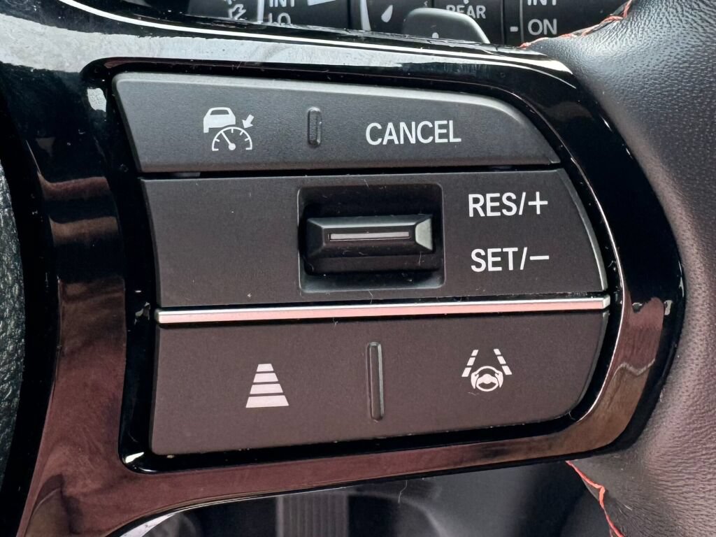 Used 2025 Honda Pilot Sport image 28