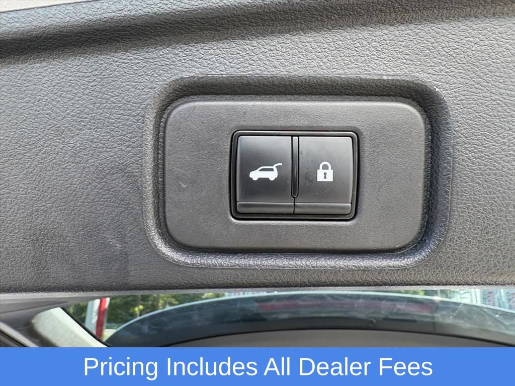 Used 2025 Nissan Pathfinder SV AWD/4WD image 25