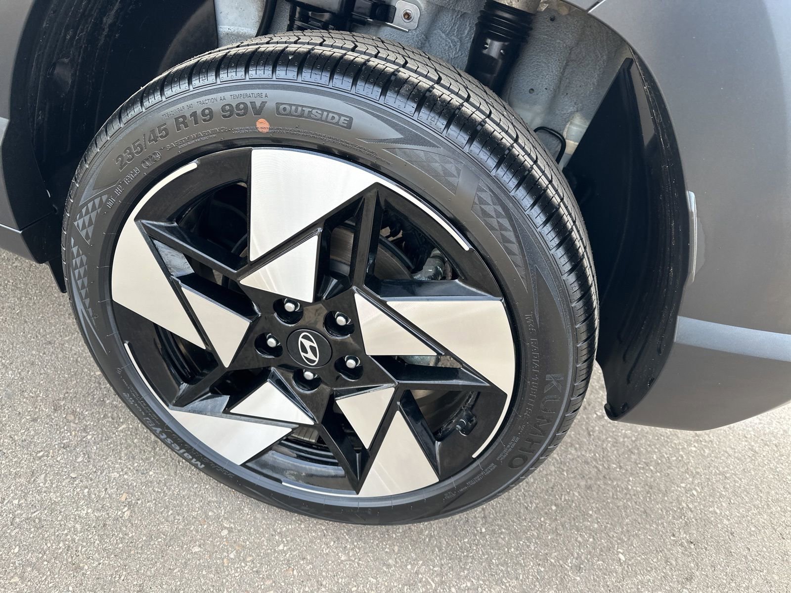 Used 2025 Hyundai Kona Limited image 7