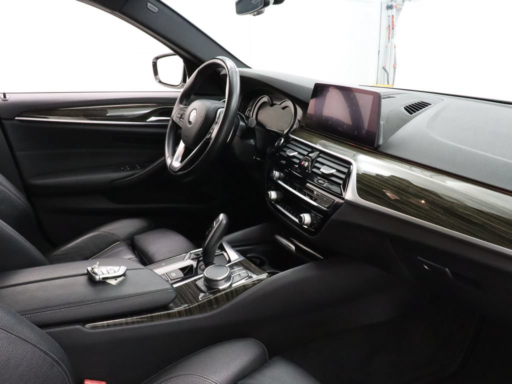 Used 2019 BMW 530i w/ Convenience Package RWD image 31