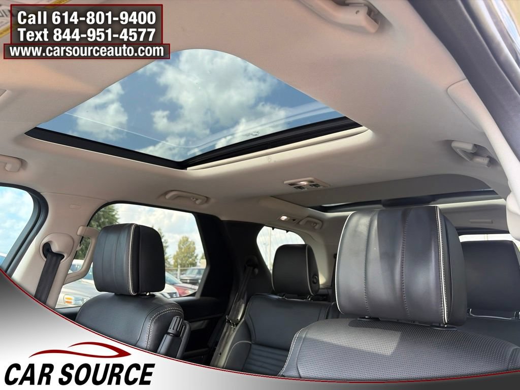 Used 2017 Land Rover Discovery First Edition AWD/4WD image 28