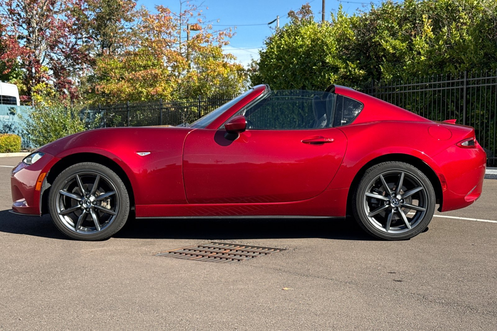 Used 2017 MAZDA MX-5 Miata RF Grand Touring RWD image 8