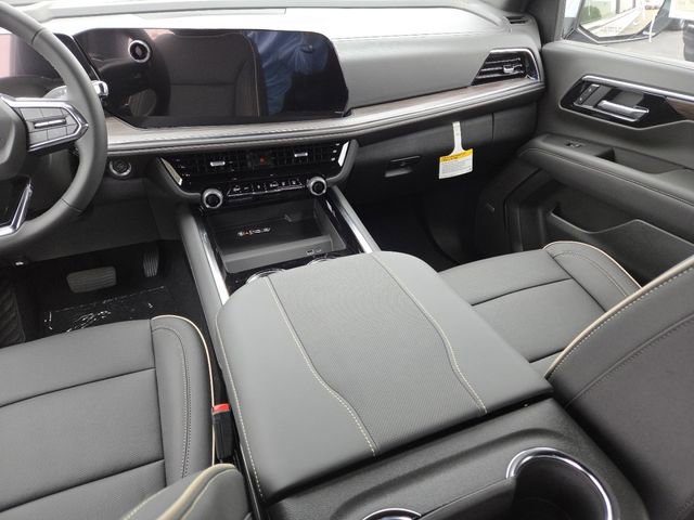 New 2025 Chevrolet Suburban Premier image 34