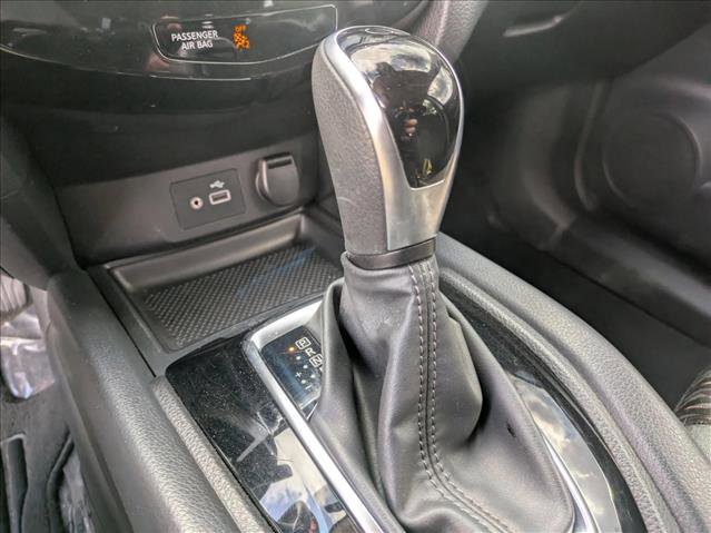Used 2019 Nissan Rogue S image 11