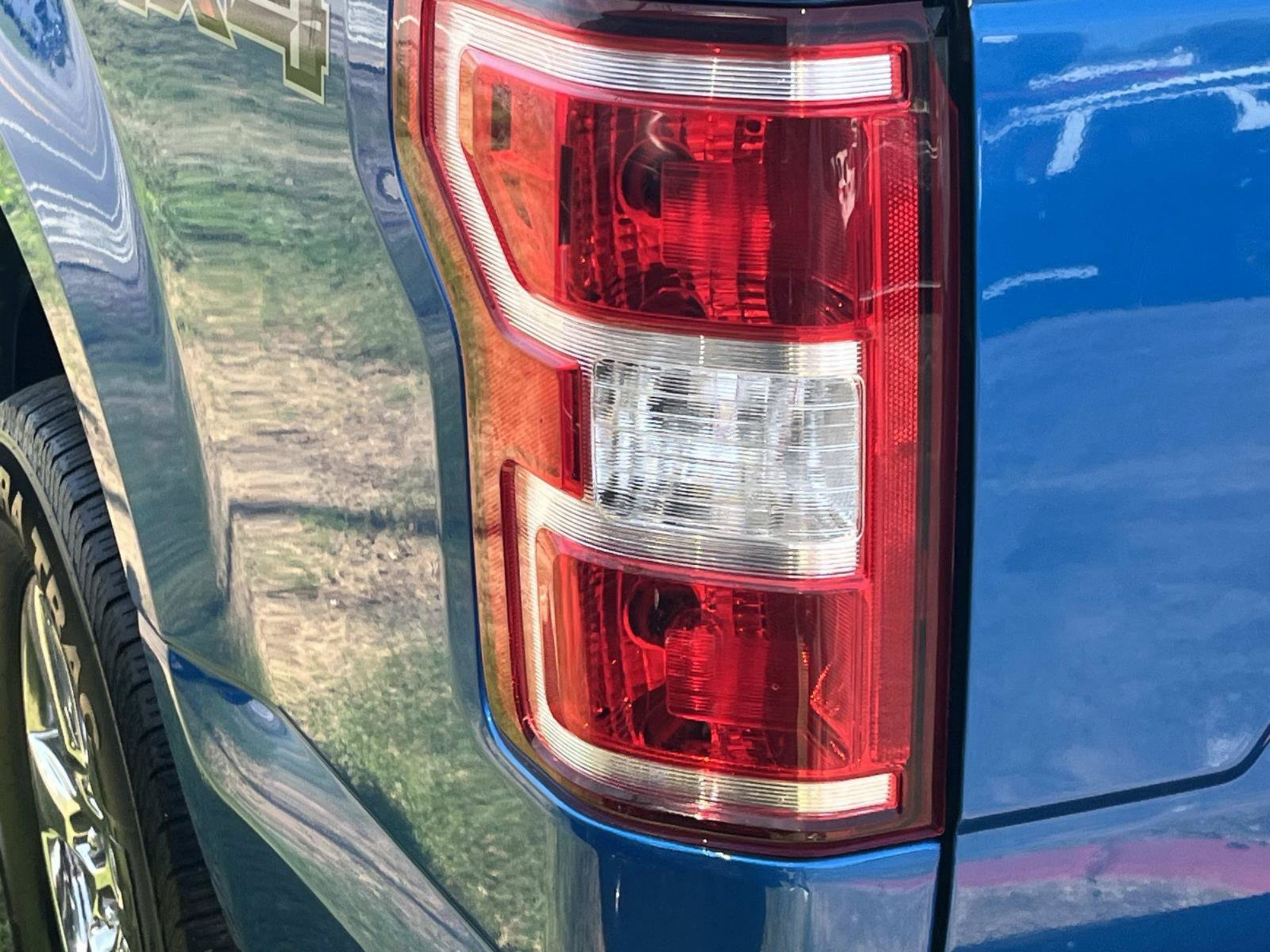 Used 2019 Ford F150 XLT w/ Equipment Group 302A Luxury AWD/4WD image 45