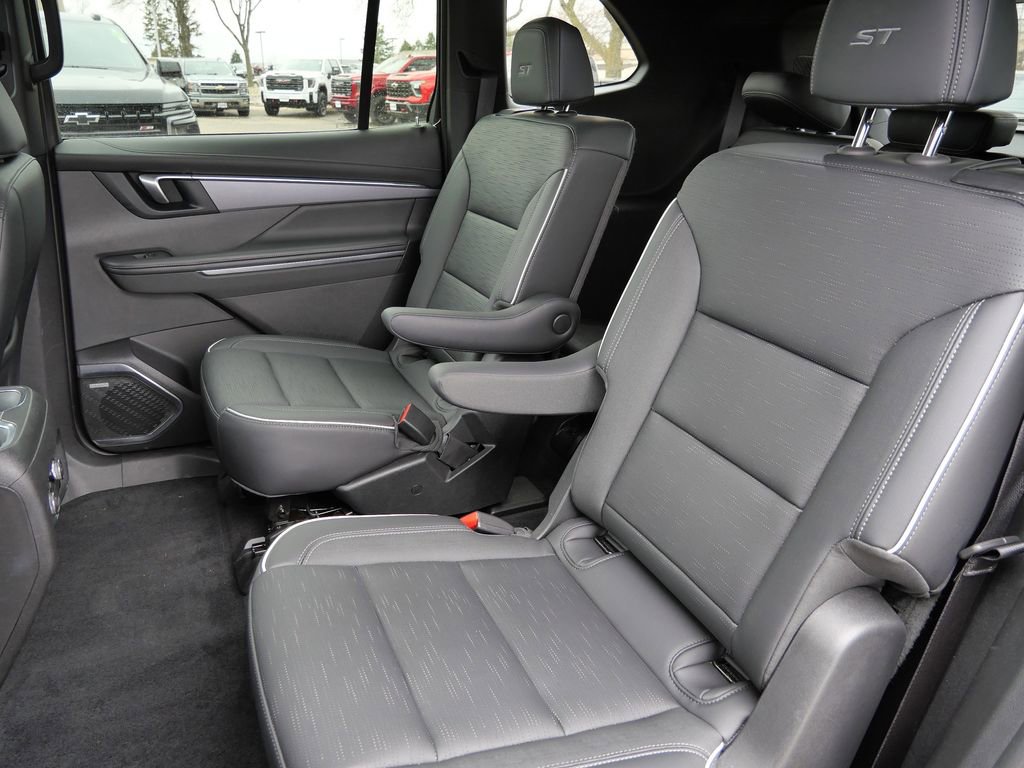 Used 2025 Buick Enclave Sport Touring image 28