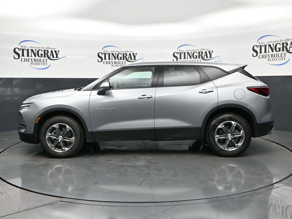 Used 2025 Chevrolet Blazer LT image 4