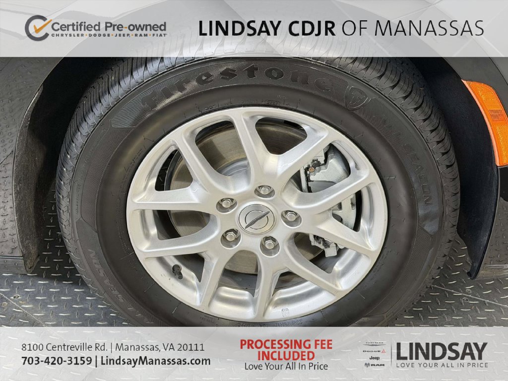 Certified 2024 Chrysler Pacifica Touring-L FWD image 11