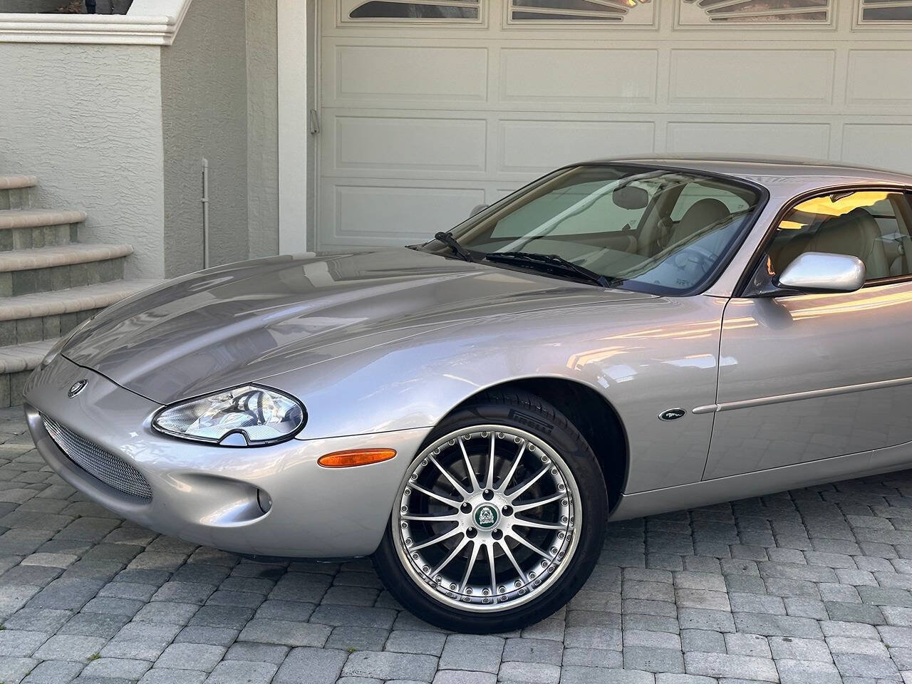 Used 1999 Jaguar XK8 Coupe RWD image 2