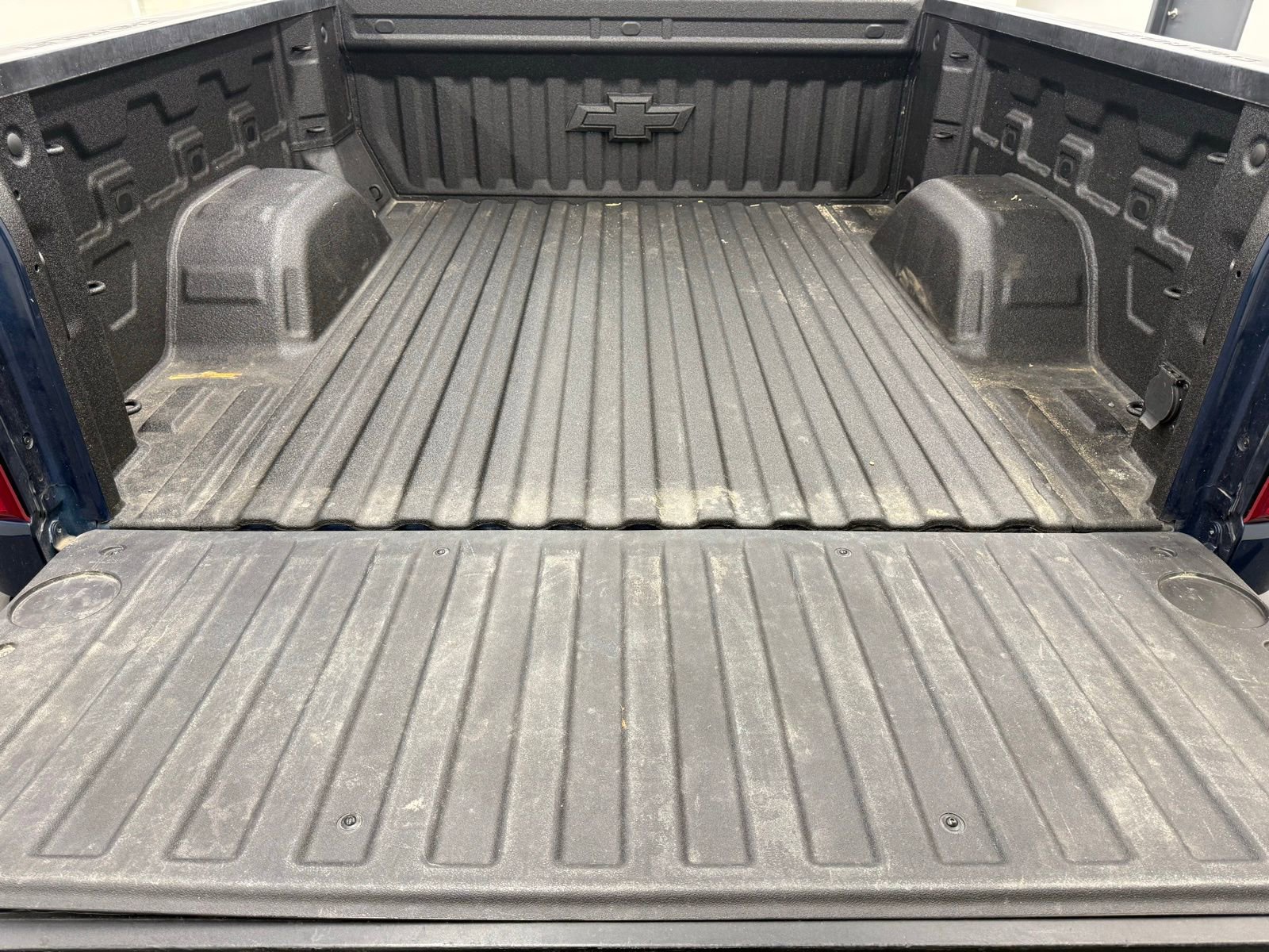 Used 2023 Chevrolet Silverado 1500 Custom Trail Boss w/ LPO, Dark Essentials Package image 5