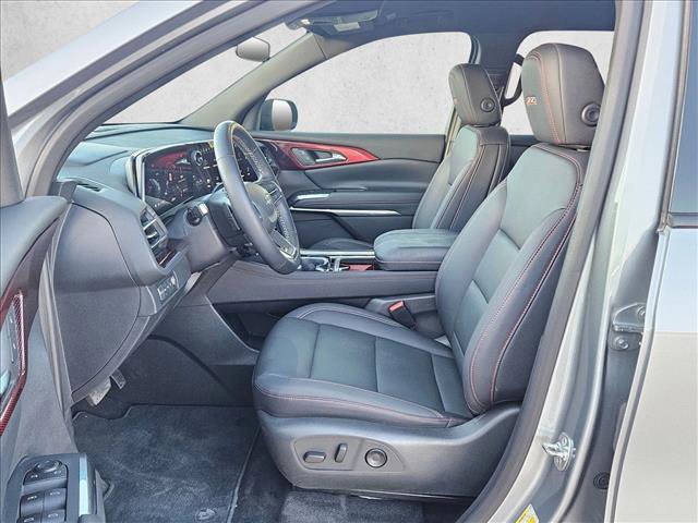 Used 2025 Chevrolet Traverse Z71 w/ Driver Confidence Package image 12