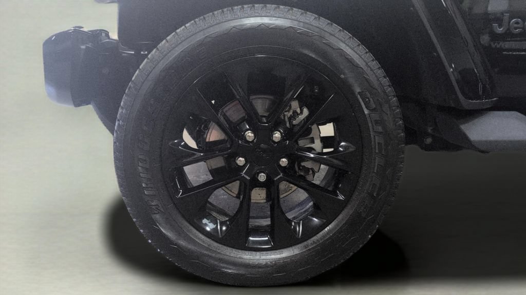 Used 2023 Jeep Wrangler Unlimited Sahara AWD/4WD image 30