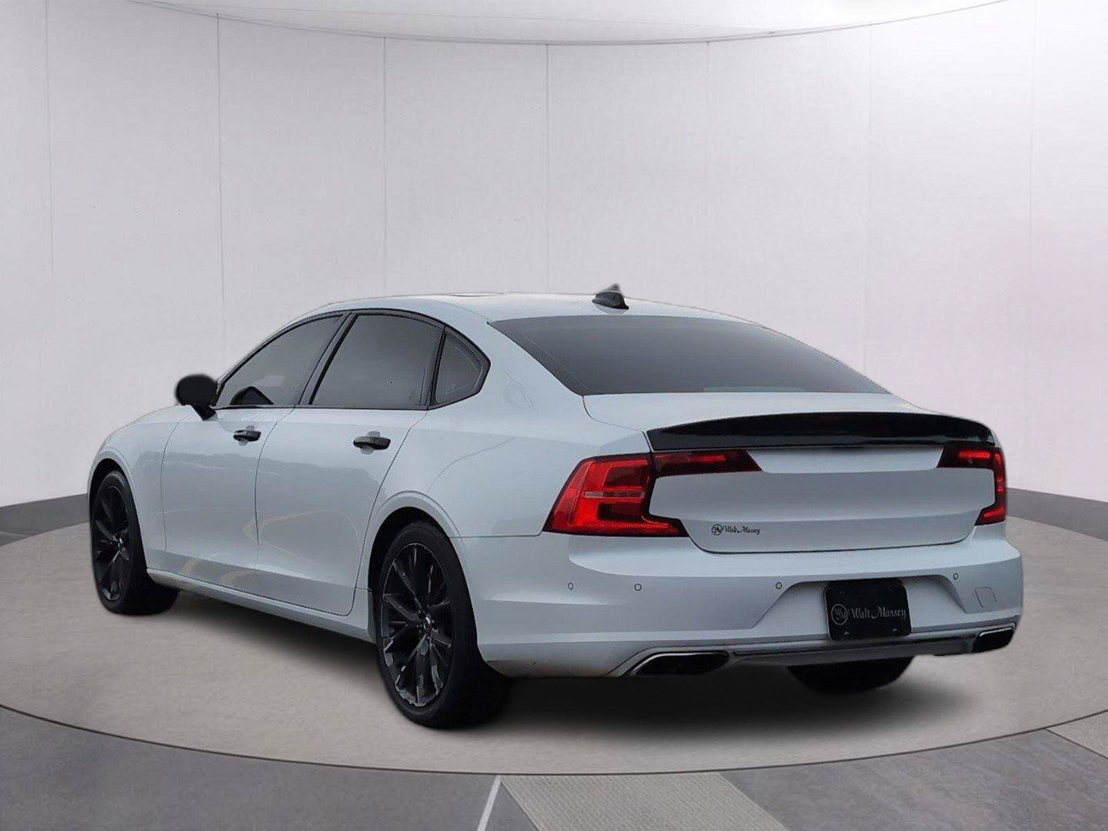 Used 2018 Volvo S90 T6 Momentum w/ Convenience Package AWD/4WD image 3