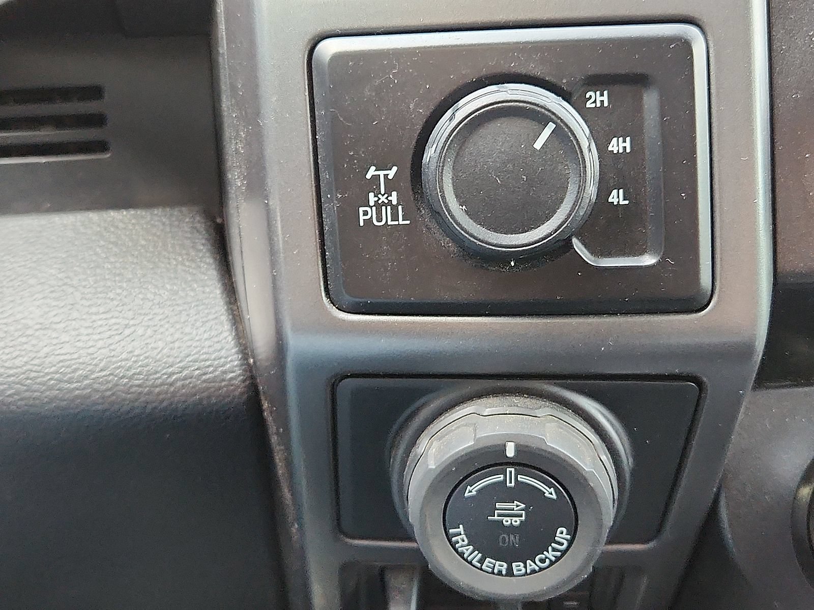 Used 2020 Ford F150 XLT w/ Equipment Group 302A Luxury AWD/4WD image 14