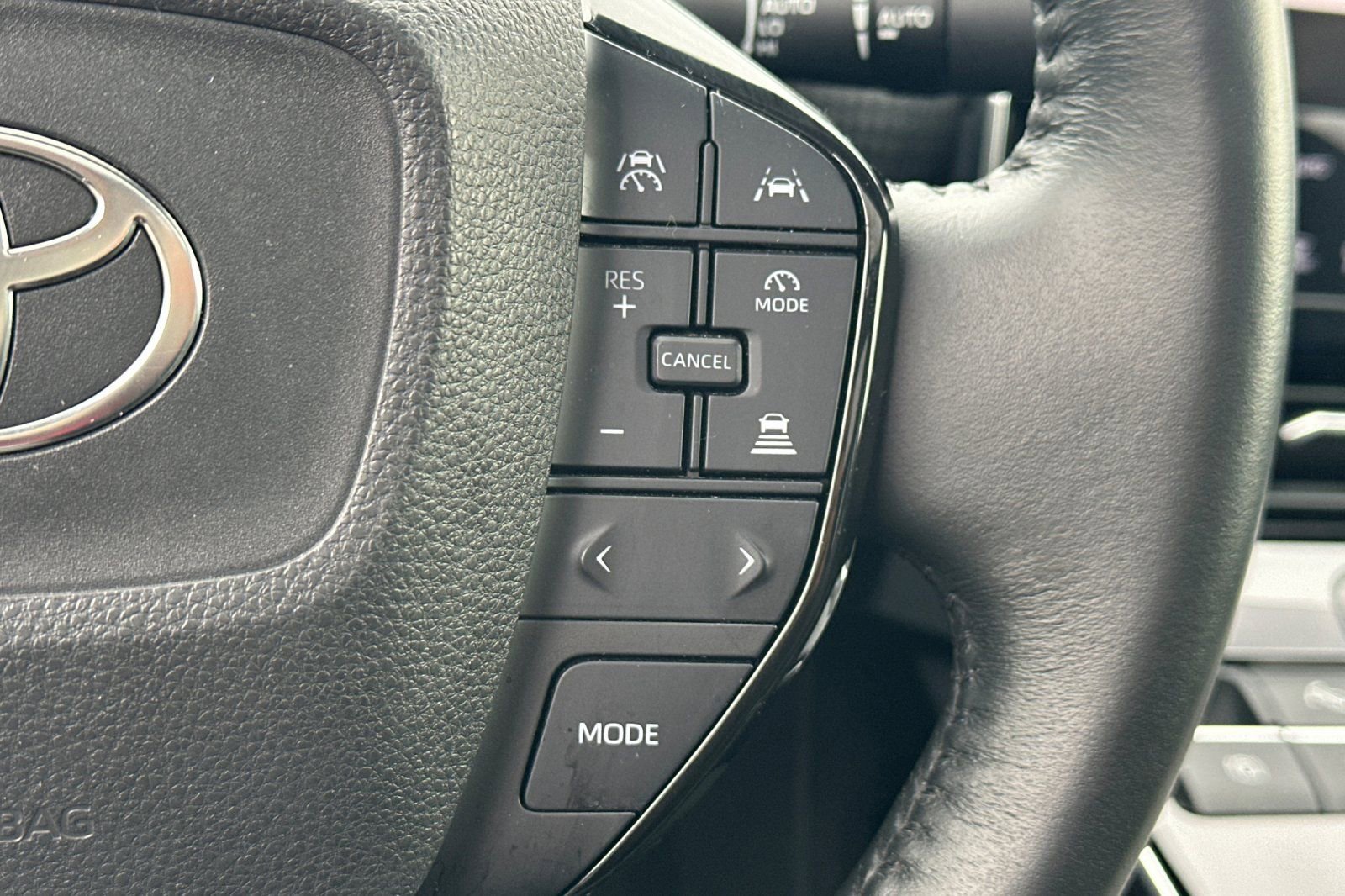 Used 2023 Toyota bZ4X Limited image 39