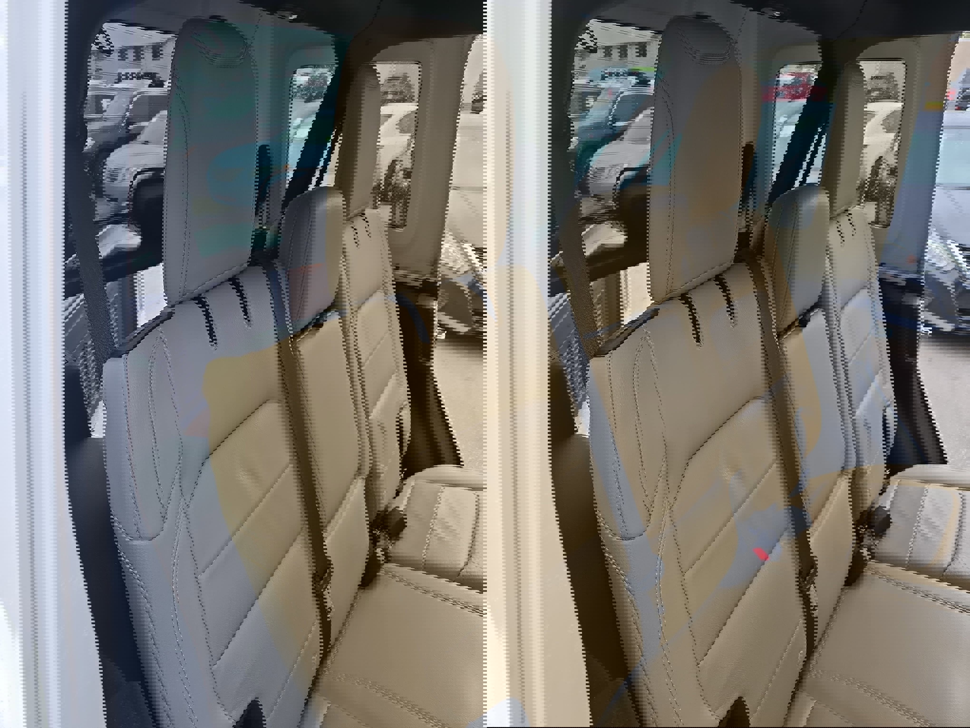 Used 2019 Jeep Wrangler Unlimited Sahara image 13