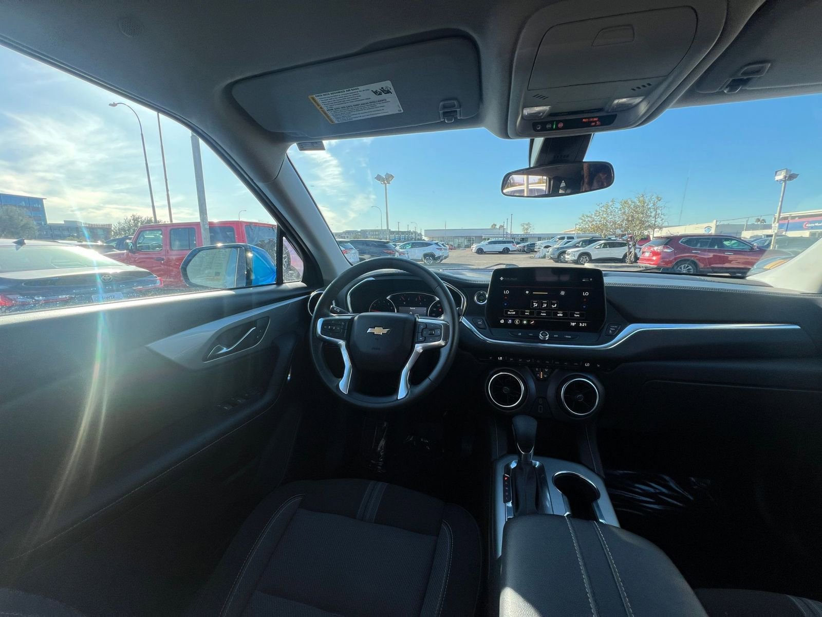 Used 2025 Chevrolet Blazer LT image 34