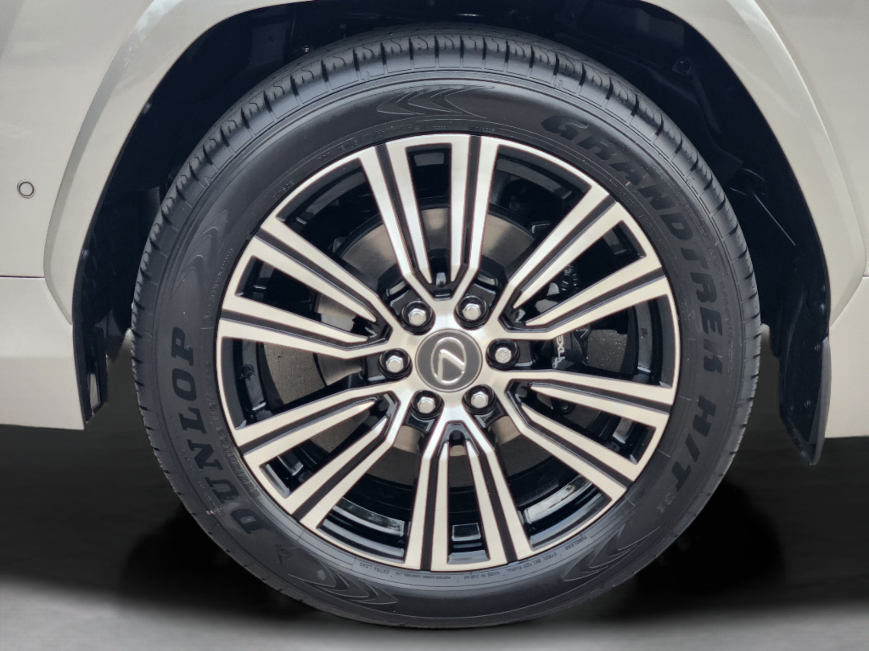 New 2026 Lexus LX 700h Luxury w/ Appearance Package AWD/4WD image 24