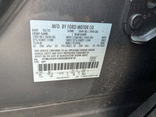 Used 2025 Ford Explorer ST-Line w/ ST-Line Street Pack AWD/4WD image 15