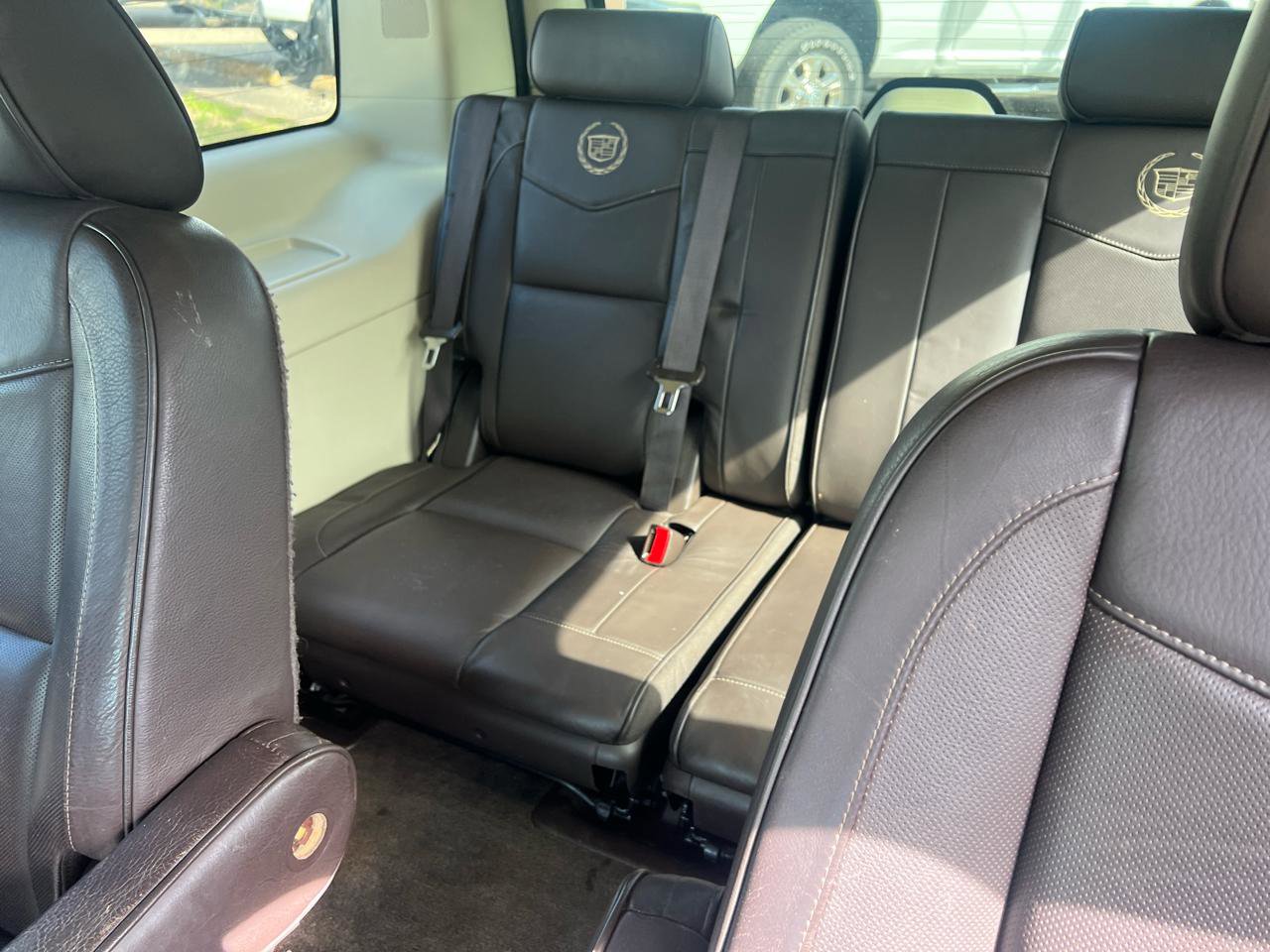 Used 2014 Cadillac Escalade Platinum AWD/4WD image 12
