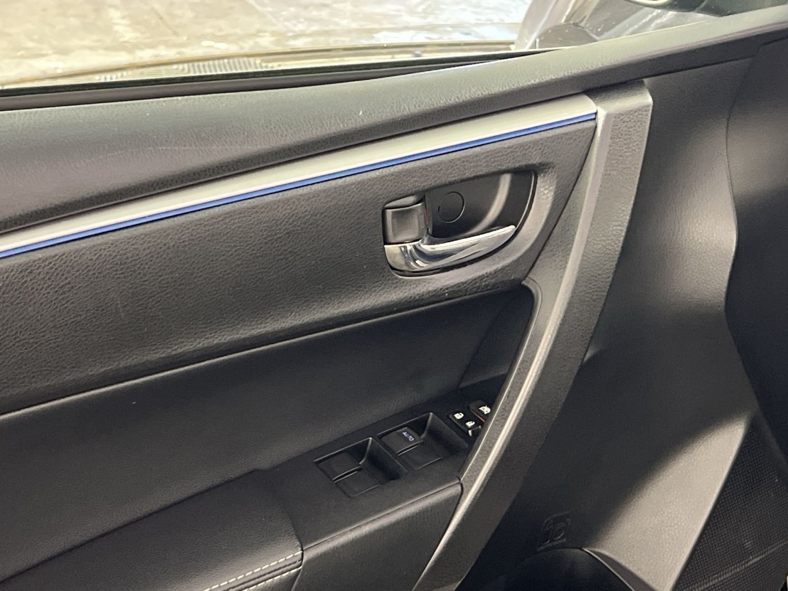 Used 2015 Toyota Corolla S Premium w/ Body Protection Package #1 FWD image 15