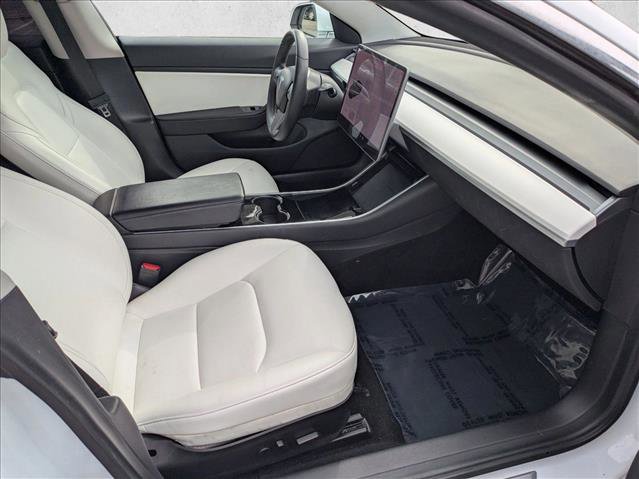 Used 2020 Tesla Model 3 Standard Range Plus image 22