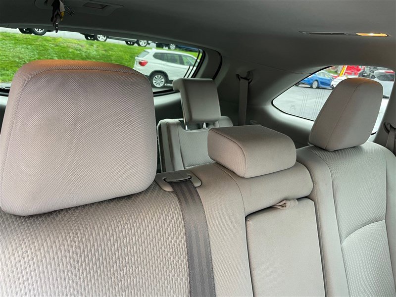 Used 2017 Toyota Highlander LE image 8