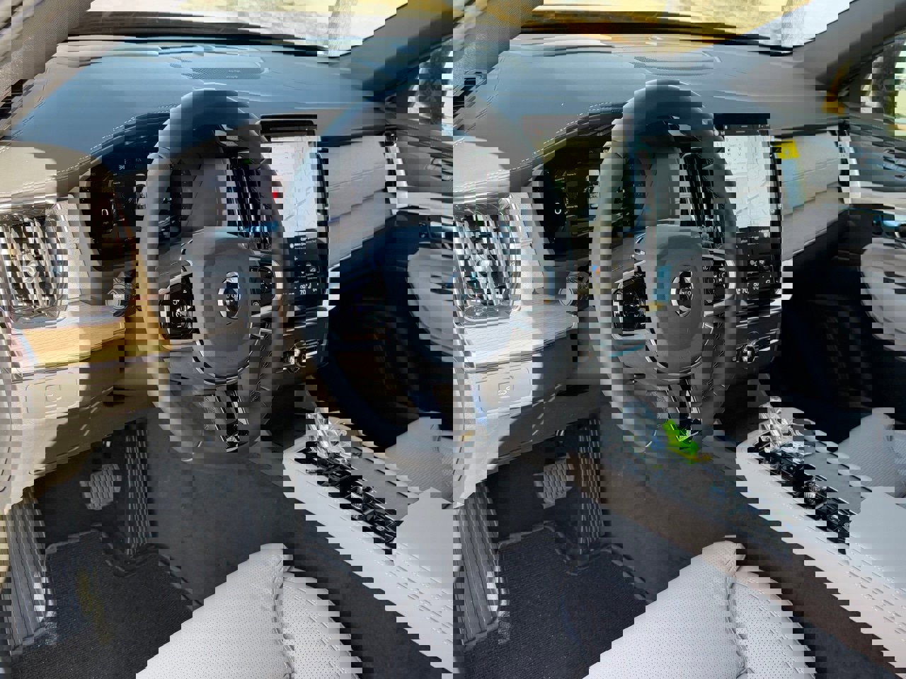 New 2026 Volvo XC90 B6 Ultra w/ Protection Package Premier image 14