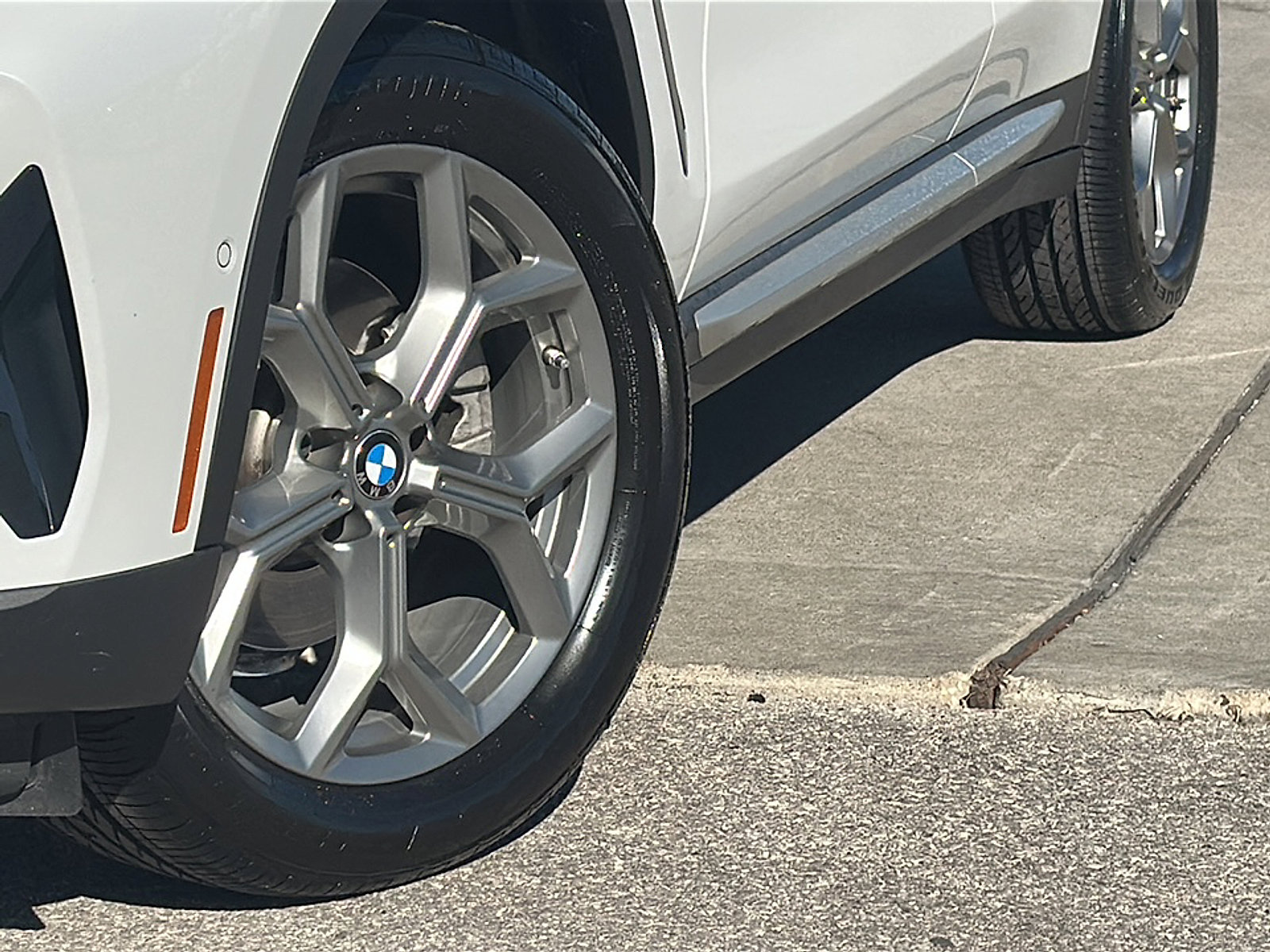 Certified 2024 BMW X3 sDrive30i w/ Premium Package image 3