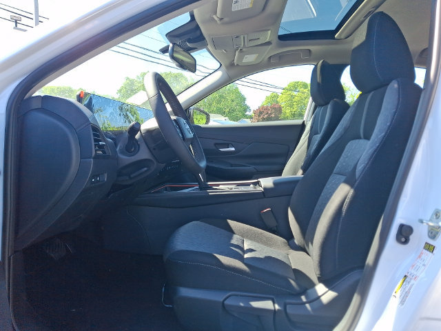 New 2026 Nissan Sentra SV w/ SV Convenience Package FWD image 5