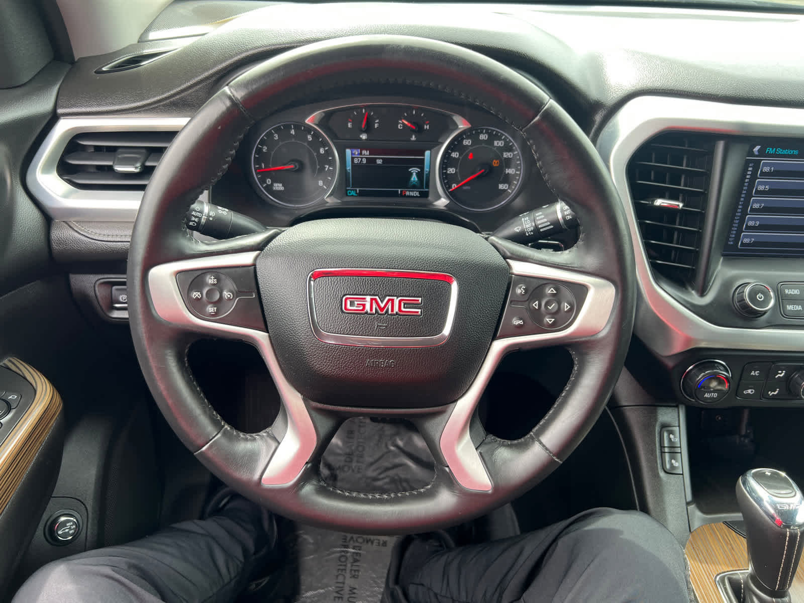Used 2018 GMC Acadia SLE w/ Driver Alert Package I AWD/4WD image 16