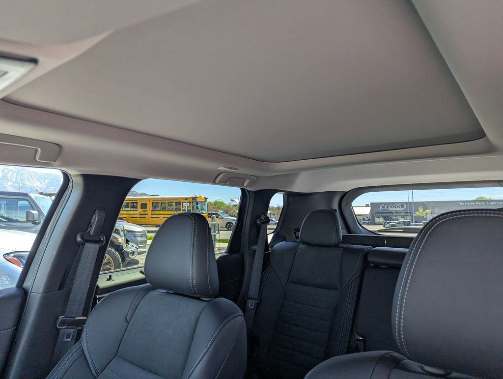 Used 2025 Mitsubishi Outlander 4WD Plug-In Hybrid image 29