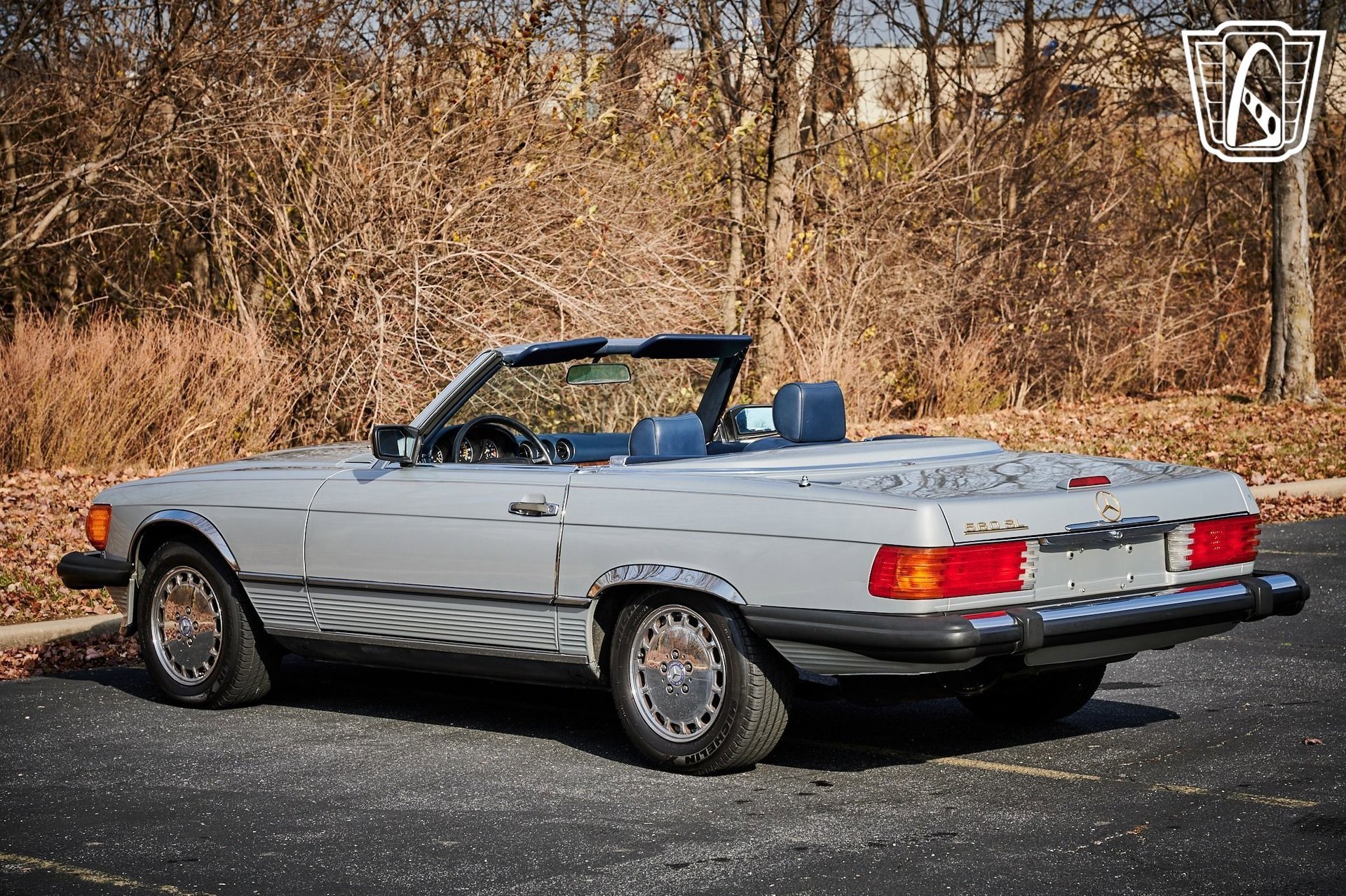 Used 1988 Mercedes-Benz 560 SL image 8